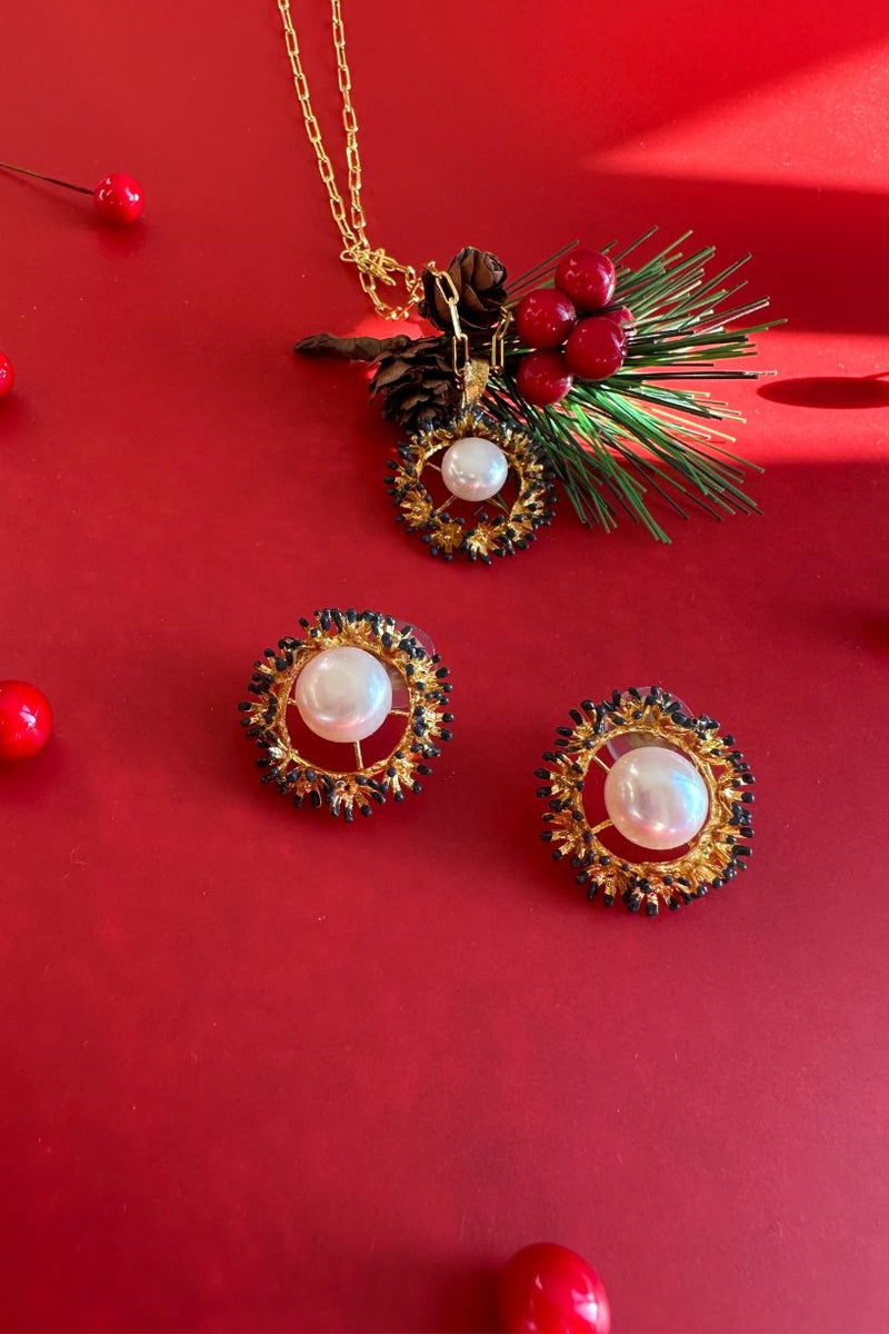 Wreath Stud Earrings