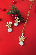 White Flower Burst Pearl Necklace