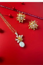 White Flower Burst Pearl Necklace