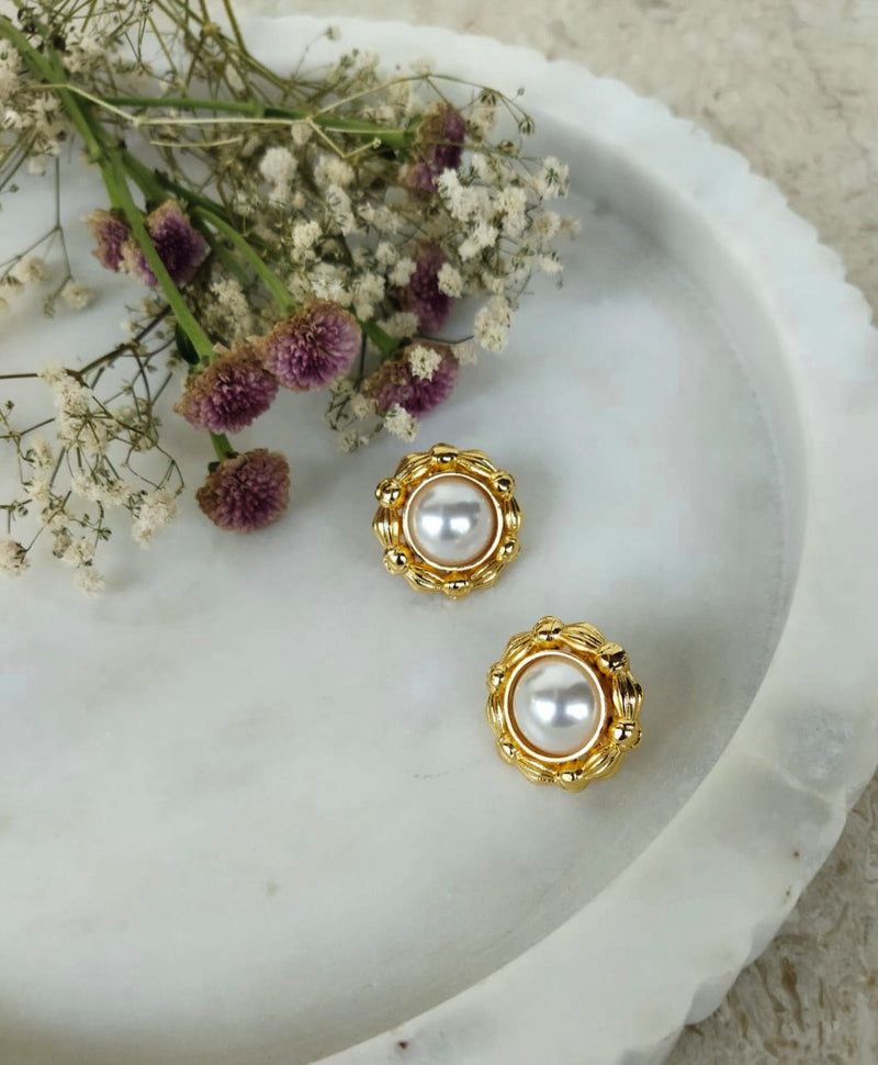 Bella Pearl Studs