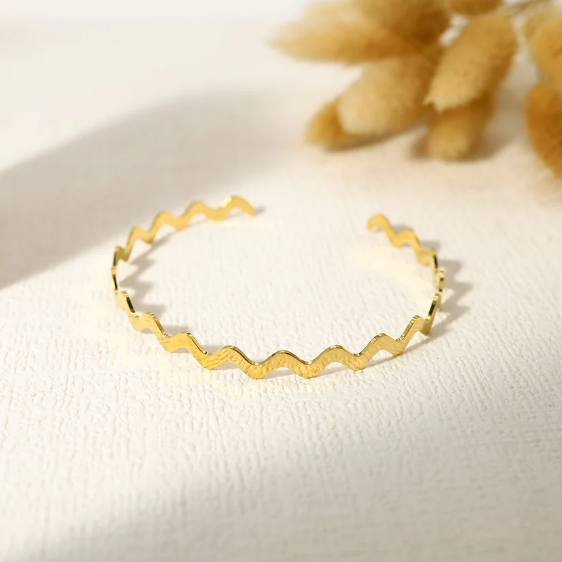 Curly Golden Bangle
