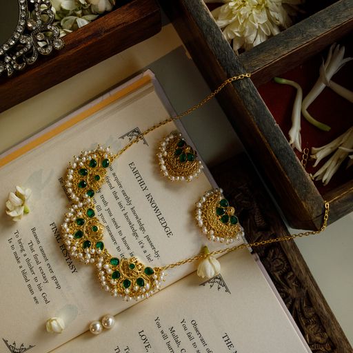 Pearls Mogra With Emerald Necklace - Melrosia- UK - New York